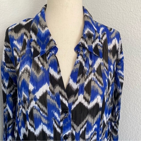 Lane Bryant Blue Black Sheer Lightweight Chevron Button Long Slv Flowy SZ 22/24 - Picture 2 of 10